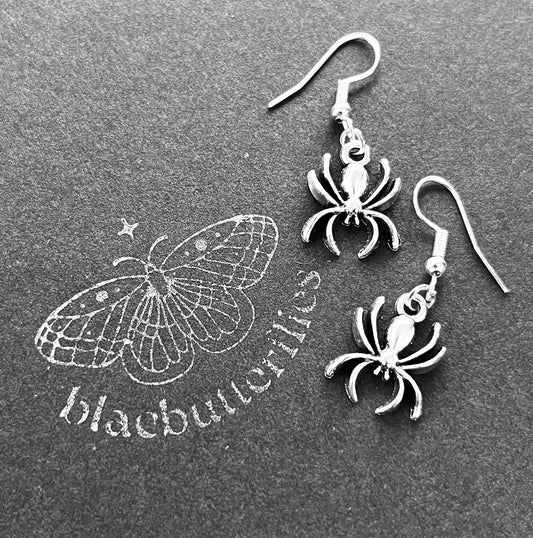 blacbutterflies Mini Spiders earrings