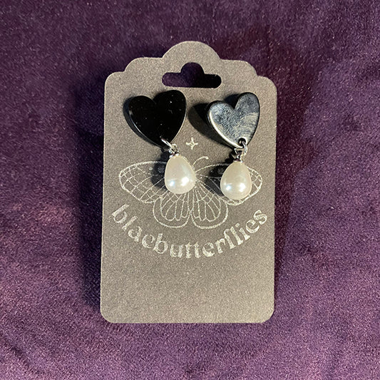 blacbutterflies Heart & Pearl earrings